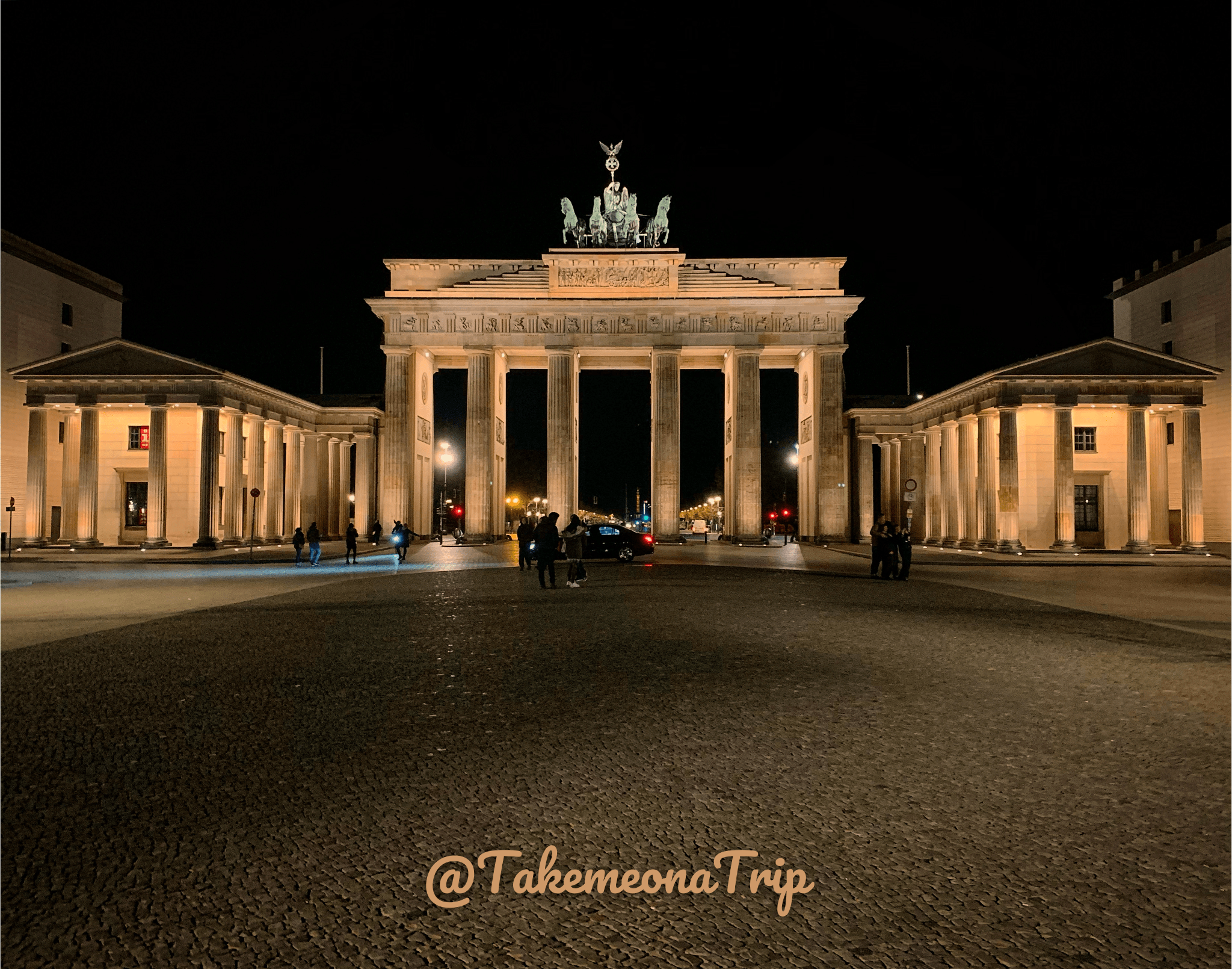Porta di Brandeburgo in notturna